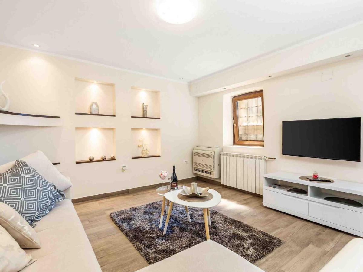 Srok Apartments With Pool Kastav Zewnętrze zdjęcie